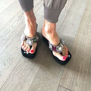 GYPSY SOULE Black Platform Flip-flops BeDazzle Swarovski Crystal Rhinestones 8